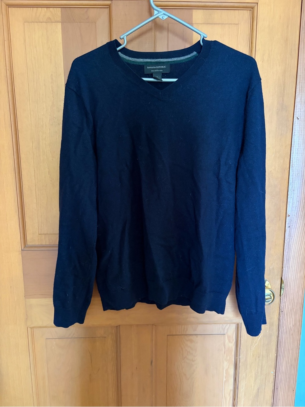 Banana Republic Men's V-Neck Sweater — Dark Blue/Black